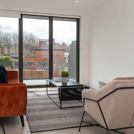 Modern 2 Bedroom Apartment In Wimbledon Londra Esterno foto