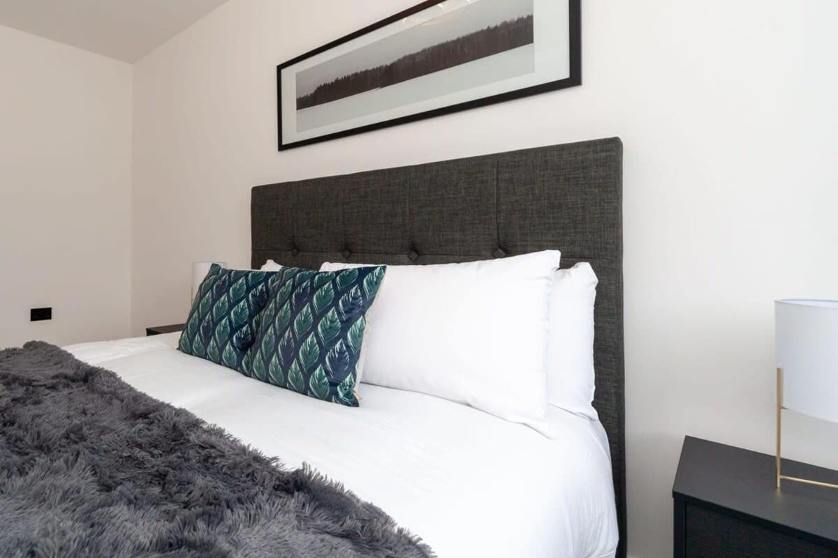Modern 2 Bedroom Apartment In Wimbledon Londra Esterno foto
